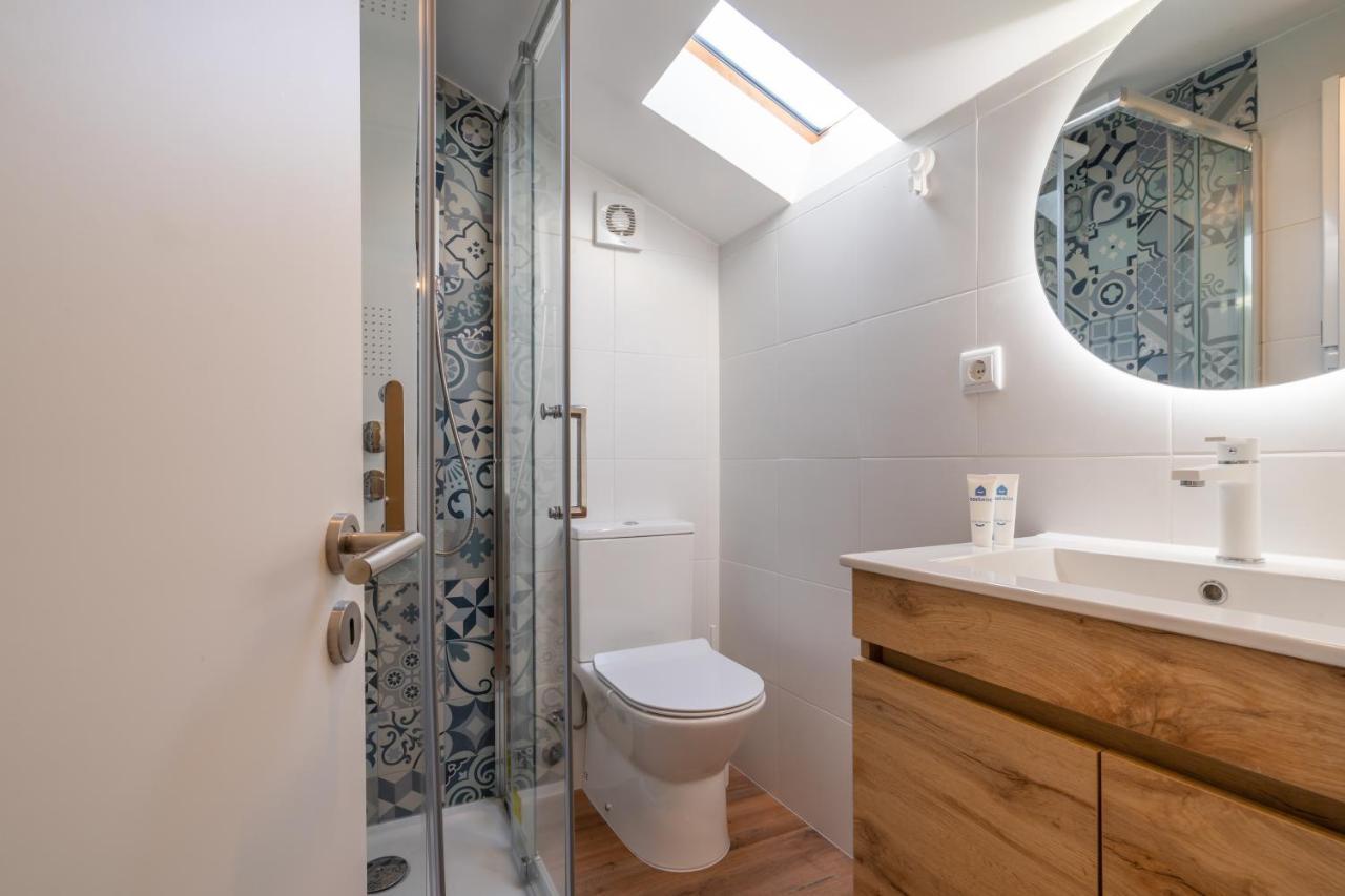 Host Wise - Fantastic Contemporary Flat W Balcony Apartment Porto Bagian luar foto