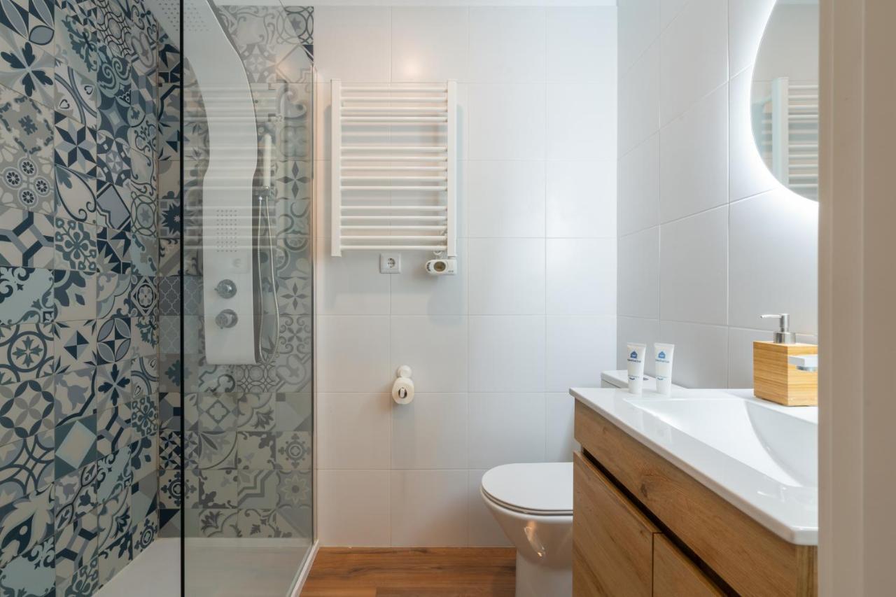 Host Wise - Fantastic Contemporary Flat W Balcony Apartment Porto Bagian luar foto