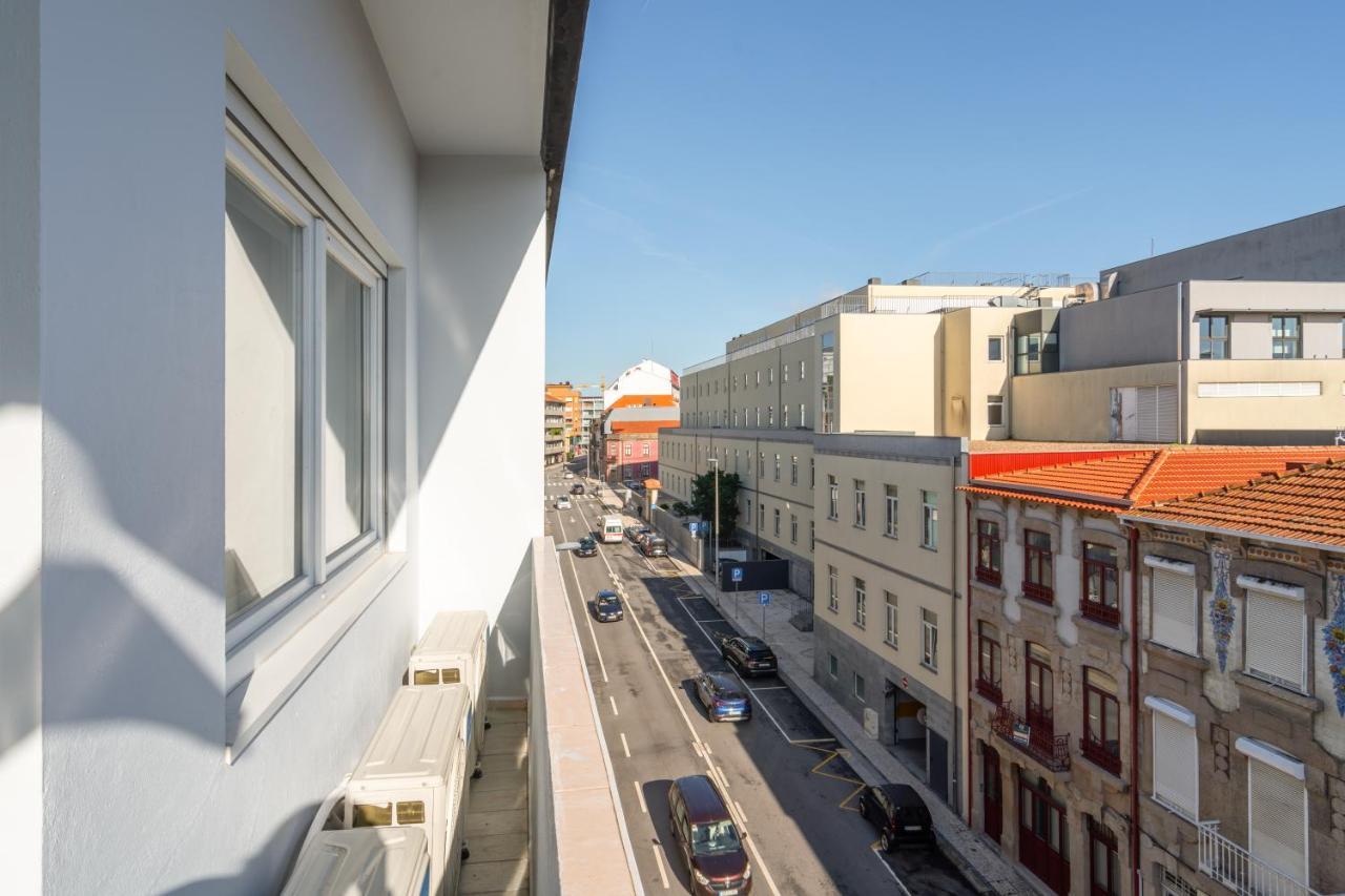 Host Wise - Fantastic Contemporary Flat W Balcony Apartment Porto Bagian luar foto