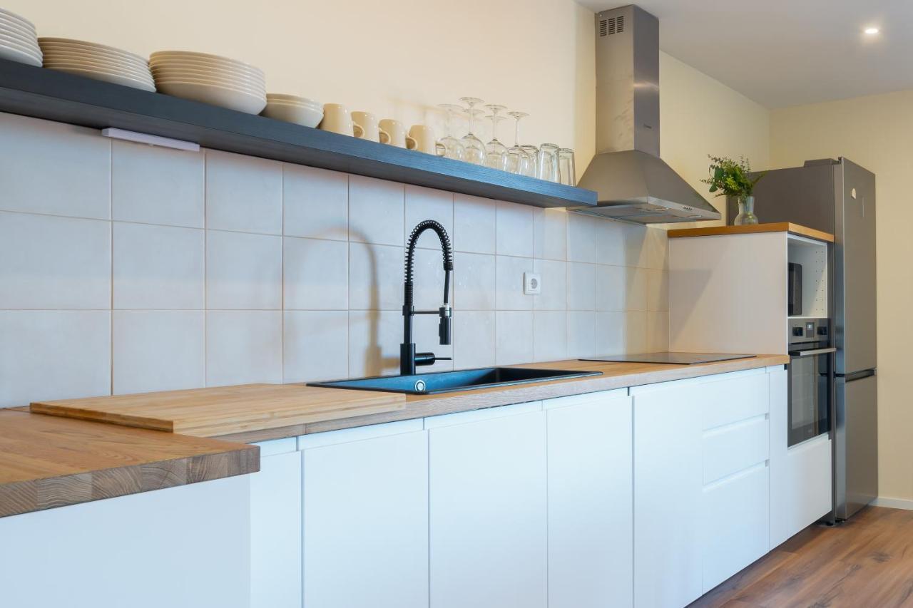 Host Wise - Fantastic Contemporary Flat W Balcony Apartment Porto Bagian luar foto